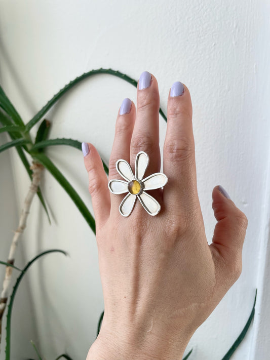 Amber Daisy Ring - 6 Petals